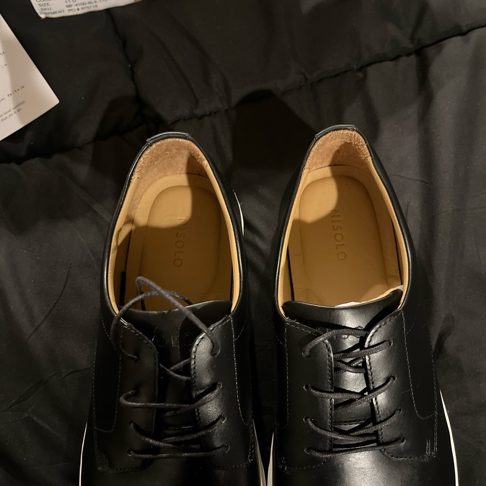 Nisolo Men's Black Leather Oxfords with White Soles - Picture 4 of 5